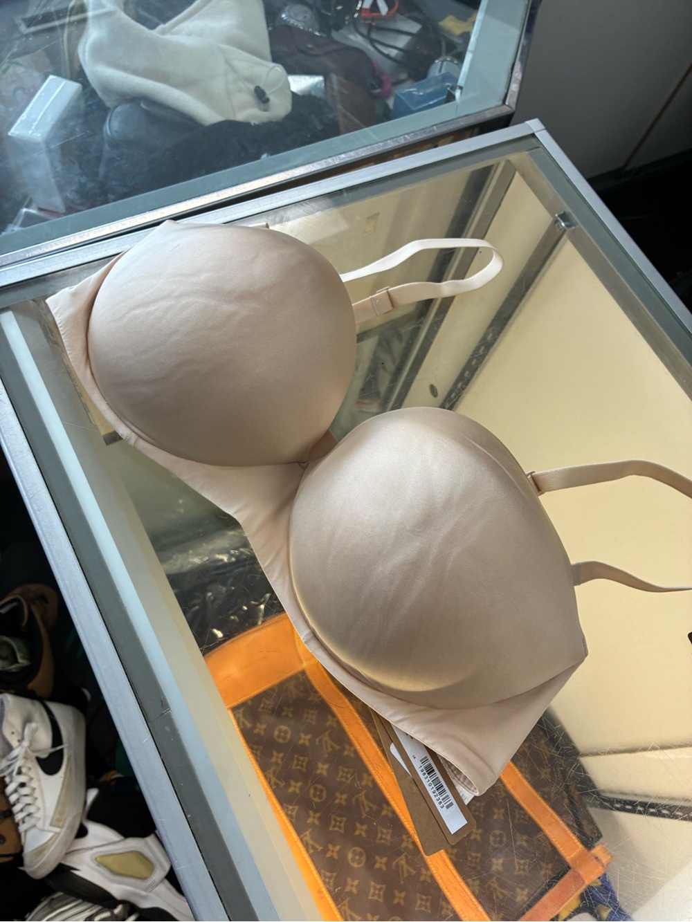 Women’s Skims Ultimate Push Up Strapless Bra New Sz 40D NWT